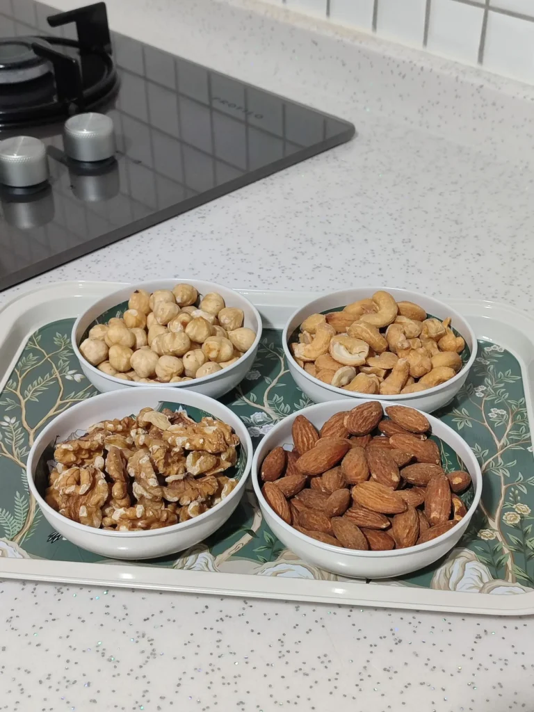 علبة هدايا مكسرات من الطيب - باب اللوق